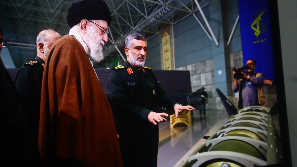 Irán: Egyre több áldozat, összeomlás szélén az iszlám rezsim