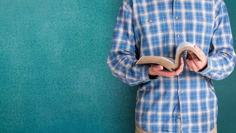Friss felmérés: az amerikai felnőttek többsége továbbra is a nyomtatott Bibliát részesíti előnyben