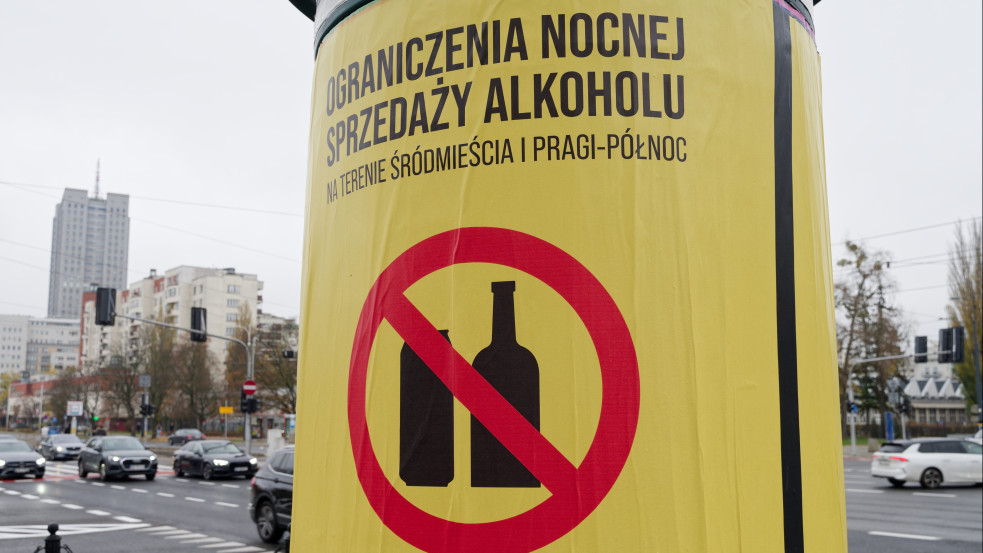 Varsóban hatályba lép az éjszakai szesztilalom