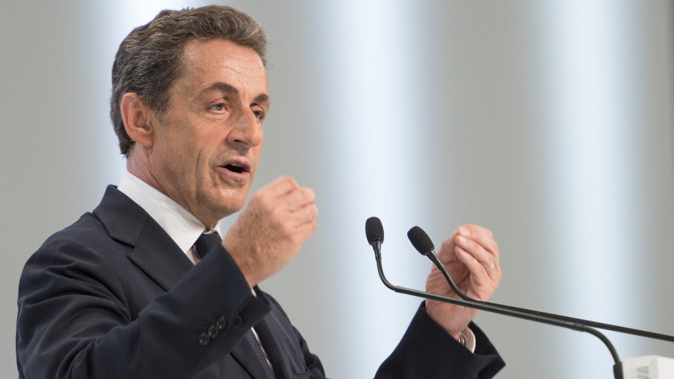 Az oroszokkal való megegyezést és népszavazást sürgetett Sarkozy, Zelenszkij tanácsadója kiakadt