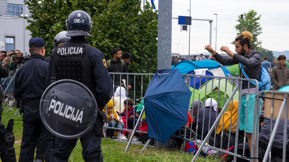 Azonnal megkezdi a határkerítés lebontását Szlovénia új baloldali kormánya