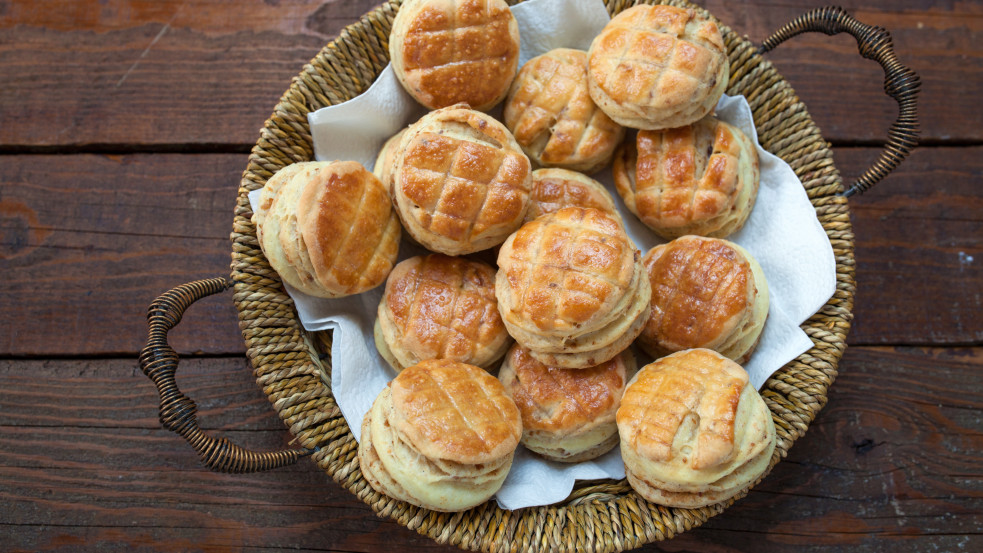 Hungarikum lett a tepertős pogácsa és a vecsési savanyú káposzta