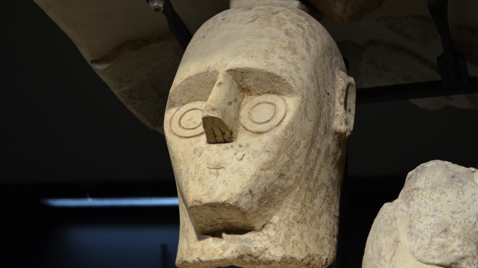 Szardínián több mint 3000 éves óriások szobrai kerültek elő