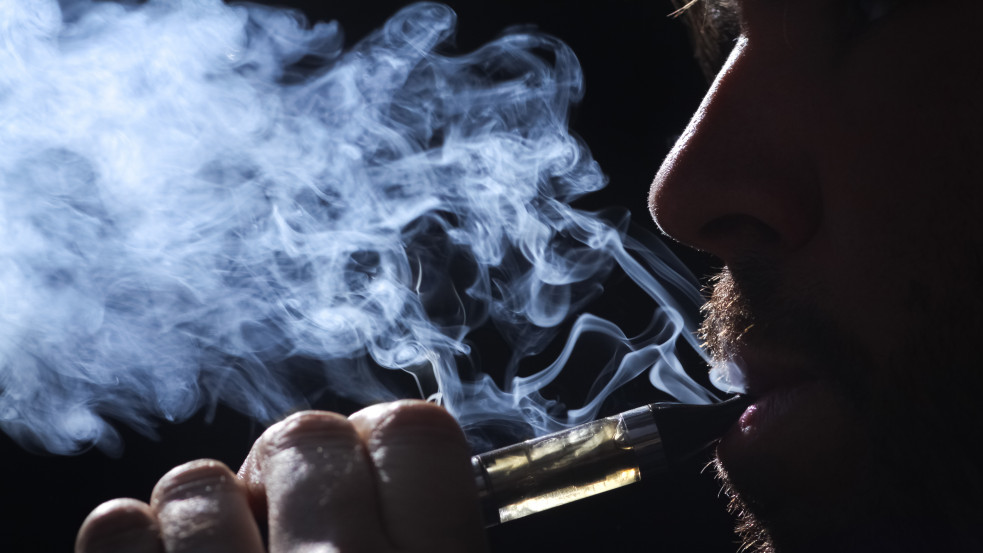 Betilthatják az ízesített, párologtató dohánytermékeket az EU-ban
