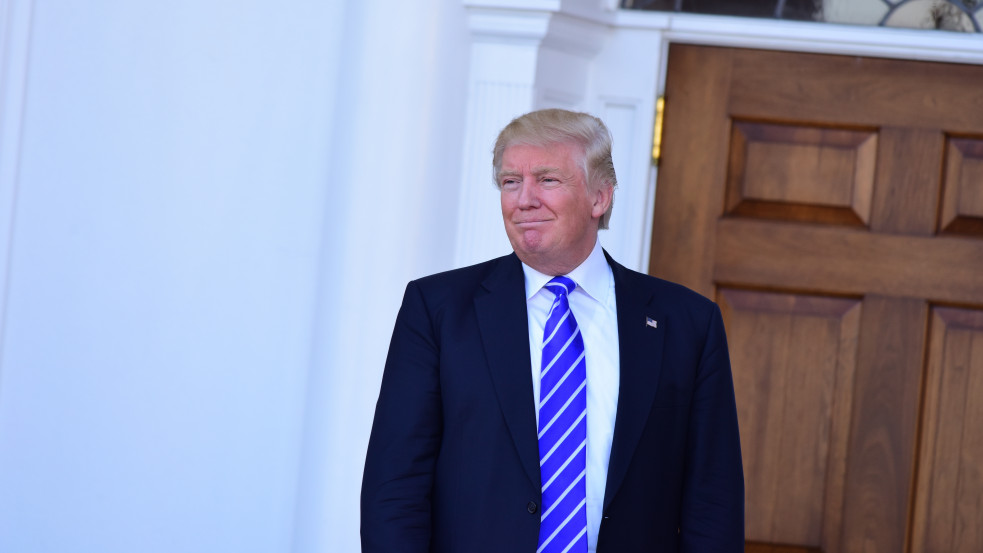 Nyomozók lepték el Trump birtokát, a volt elnök szerint példátlan, ami történt