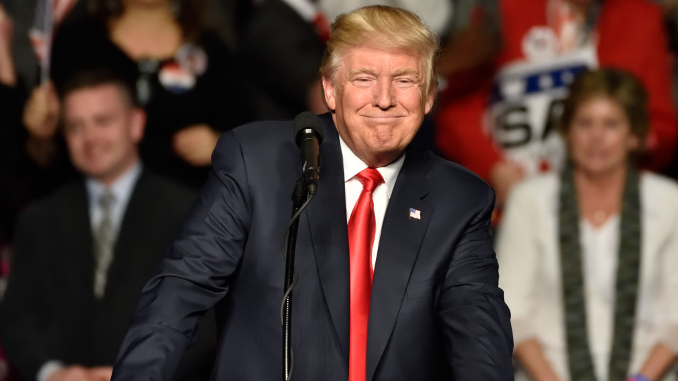 Liberális-fellegvárban nyert Trump-embere, nyíltan leszbikus ellenfele lesz 