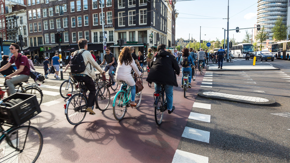 Friss felmérés: a hollandok többsége nem akar több menekültet az országba 