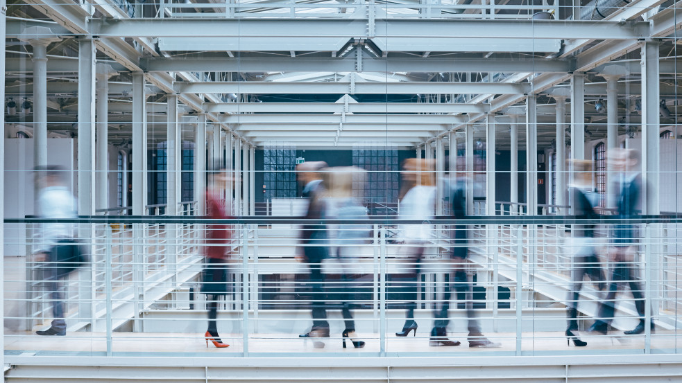 Forródróton jelenthetik majd a visszaéléseket, emberijog-sértéseket az európai közép- és nagyvállalatok dolgozói