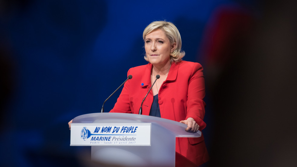 Csak egy hajszálon múlt, hogy Le Pen nem csúszott le a francia elnökválasztásról