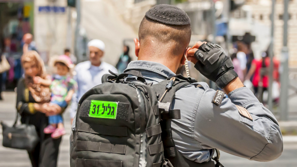 Összesen 16 gyermeket tett árvává a csütörtök esti terrortámadás Izraelben 