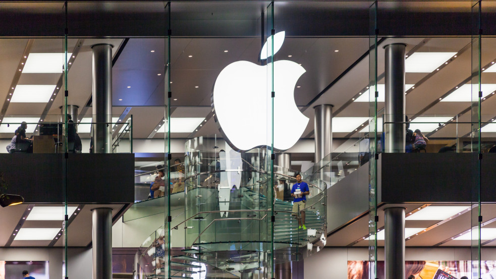 Meghátrált az Apple: egyelőre nem indítja el "pedofilvadász" szűrőprogramját az iPhone-okon