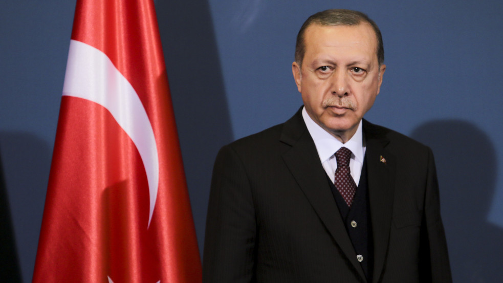 Érdekes időzítés: a nemzeti ünnep napján érkezik Budapestre Erdogan