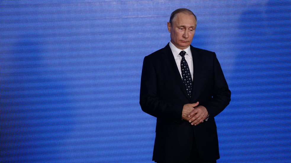 Az uniós biztos szerint akkor lesz vége a válságnak, ha Putyin veszít