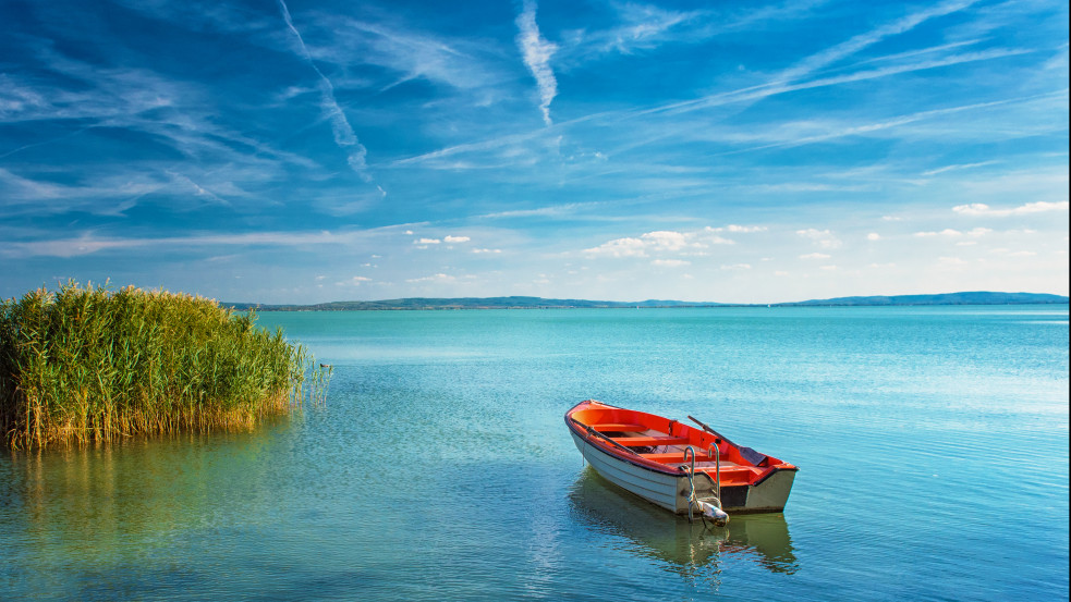 "A Balaton jóval több egy nagyra nőtt strandnál"