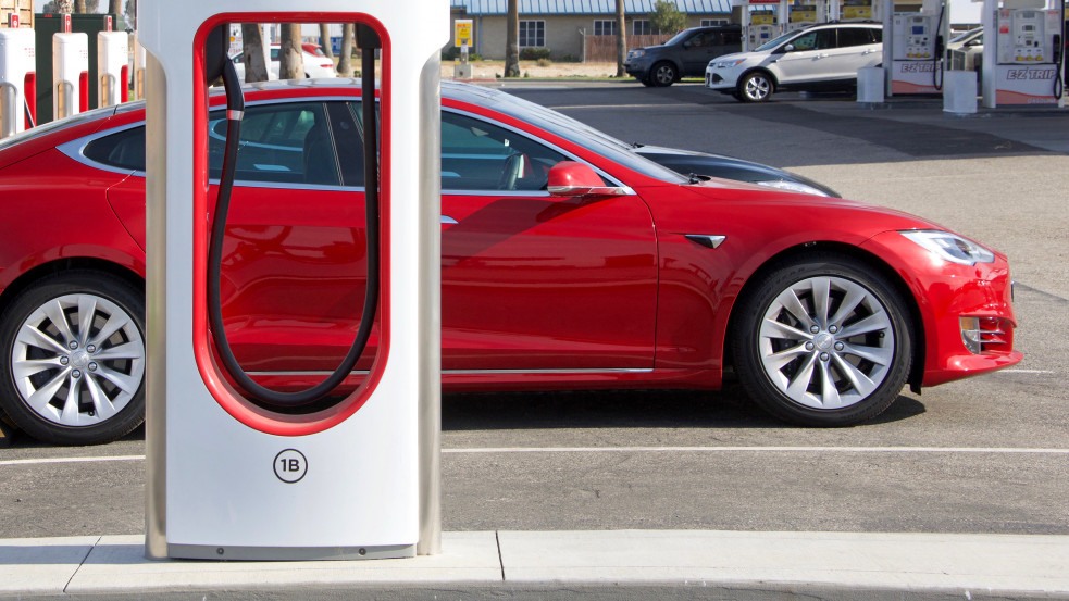 Ennyi volt: Nagykanizsán megszűnt a zöld rendszámú autók ingyenes parkolása