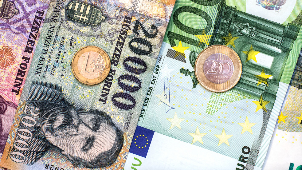 hetek-k-z-leti-hetilap-egy-ves-cs-cson-a-forint-369-forintra