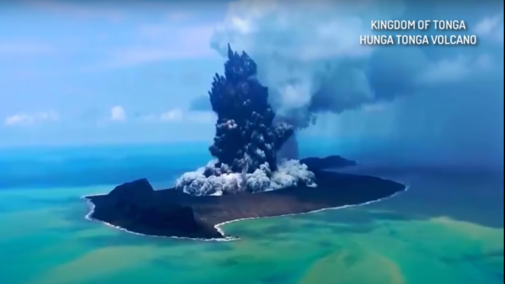 Cunami Tongában: víz alatti vulkánkitörés rengette meg a szigetországot