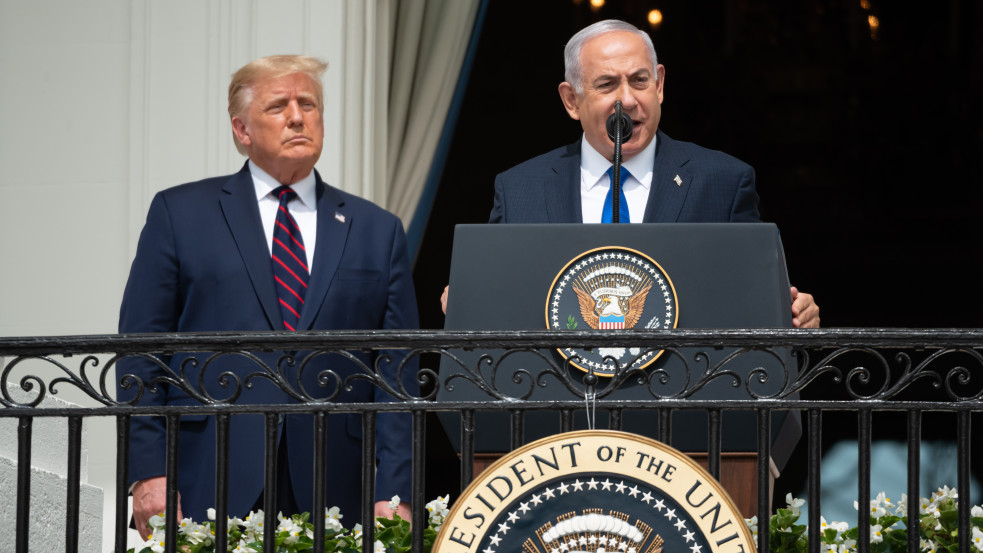 Netanjahu: hiba volt Trumpnak holokauszttagadóval együtt vacsoráznia