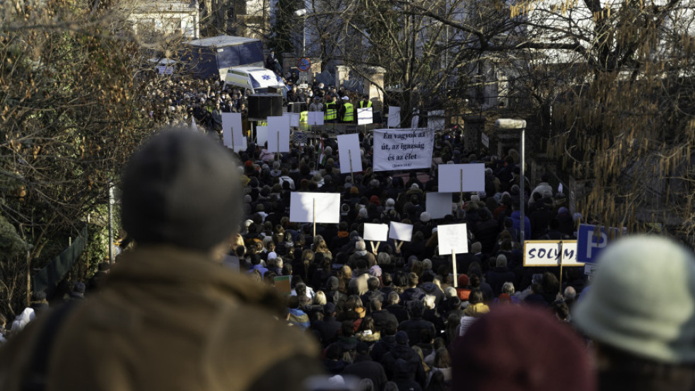 „Elmentem a szolidaritási tüntetésre” - Tibi atya is kiállt a bibliai hite miatt meghurcolt finn politikus mellett