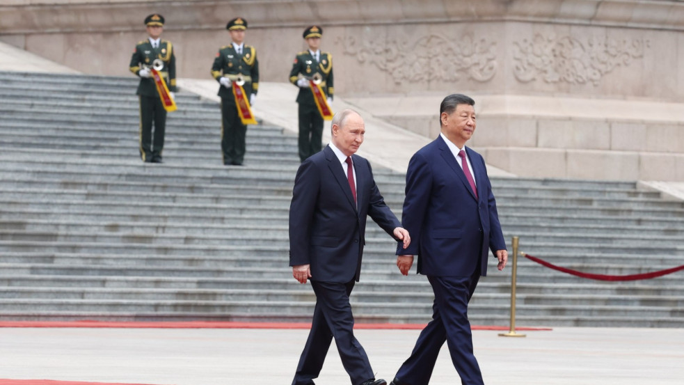 Vörös szőnyegek Pekingben