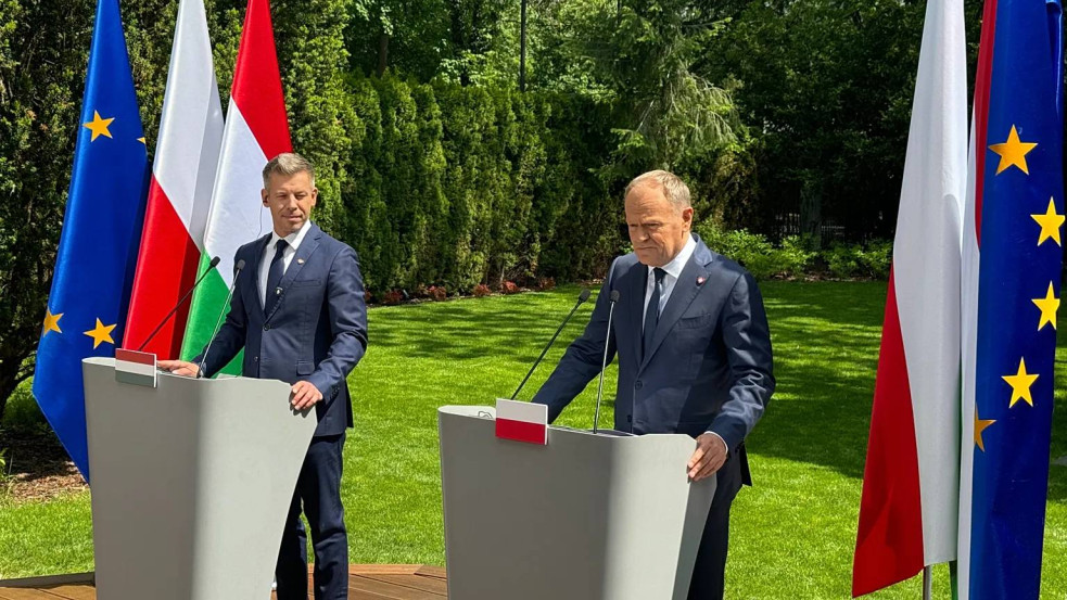 Kibővített V4-ről is beszélt Magyar Péter Varsóban