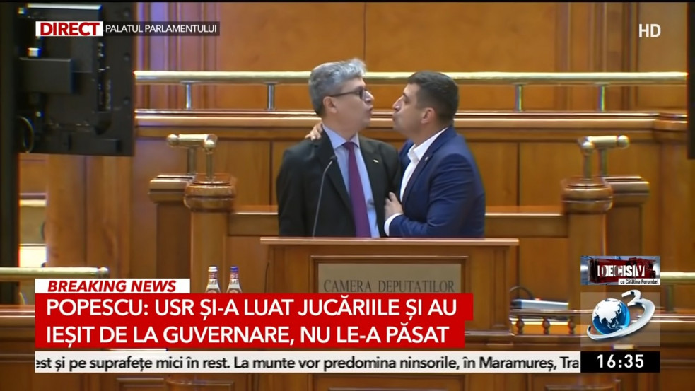 "Tolvaj"- kis híján összeverekedtek a képviselők a román parlamentben