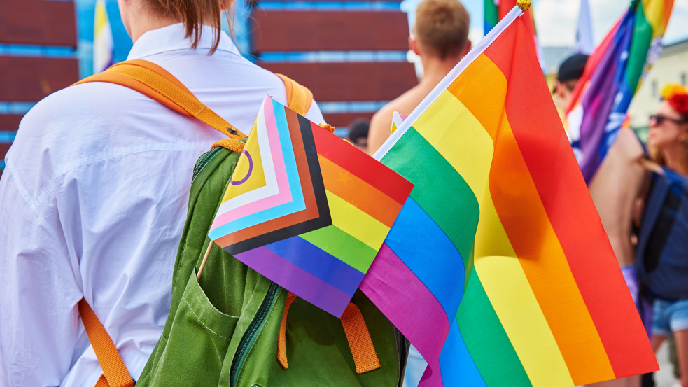Felmérés: tíz év alatt megduplázódott az USA-ban a magát LMBTQ-nak vallók aránya