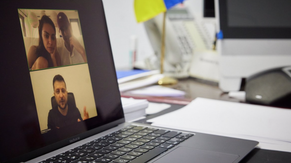 Zelenszkij megköszönte Mila Kunis és Ashton Kutcher támogatását  